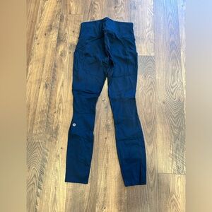 Lululemon Fast & Free 7/8 Tight (Nulux 25"), size 4, navy blue